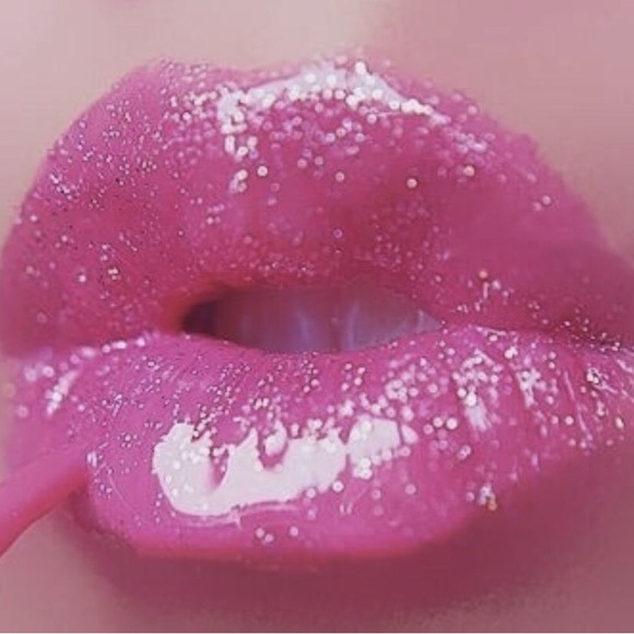 Hard Candy Other - 3/$10 Sale Item!Hard Candy Plumping Serum Volumizing Lip Gloss-Spark